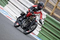 Vintage-motorcycle-club;eventdigitalimages;mallory-park;mallory-park-trackday-photographs;no-limits-trackdays;peter-wileman-photography;trackday-digital-images;trackday-photos;vmcc-festival-1000-bikes-photographs